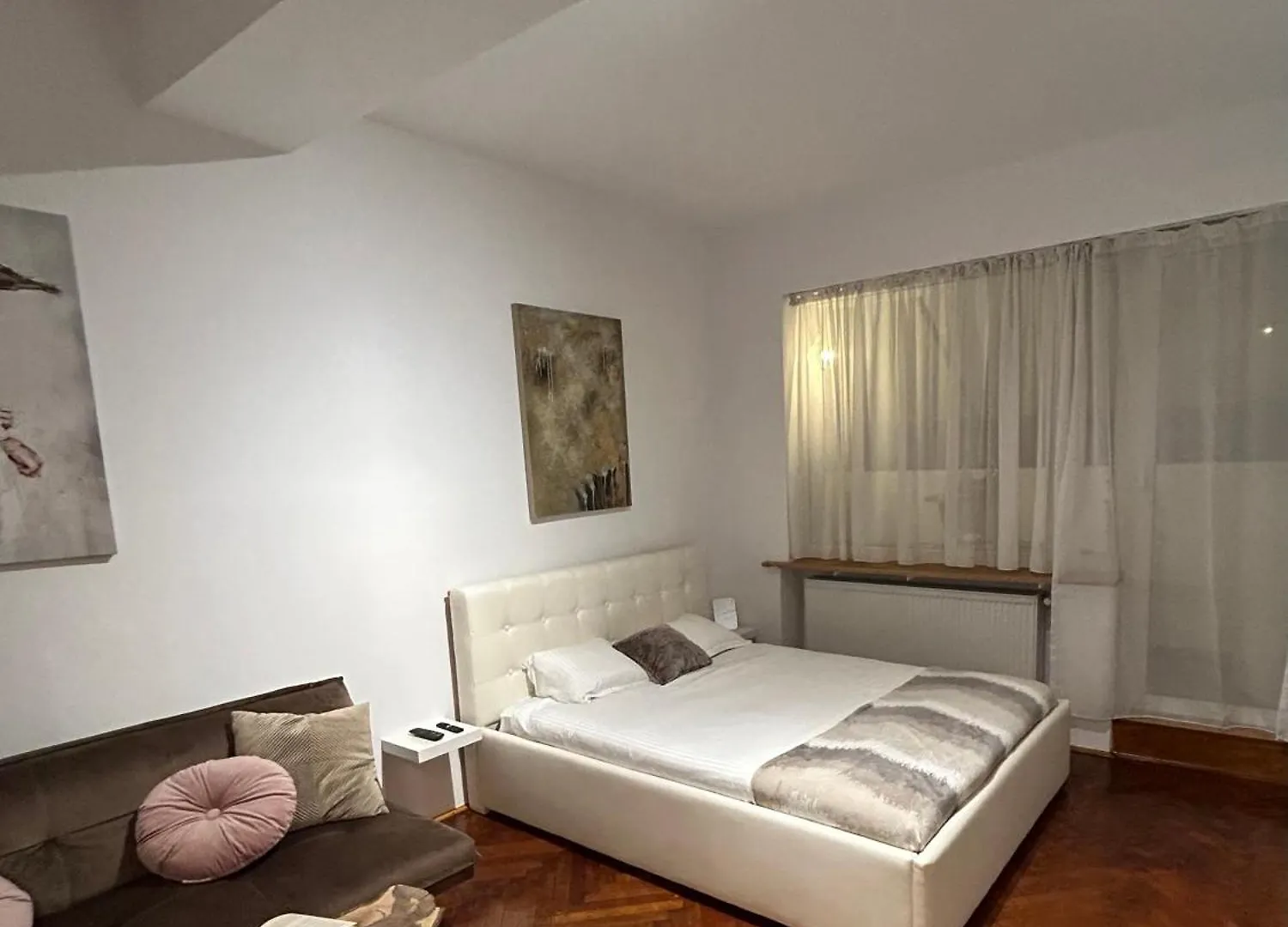 Apartmán Cozy Wood Themed Studio Sky Bar Free Minibar Bukurešť Rumunsko